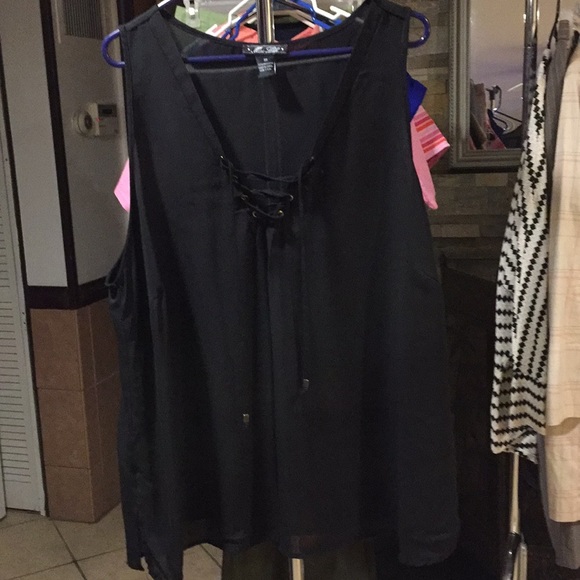 Miss LiLi Tops - Miss Lili blouse good condition